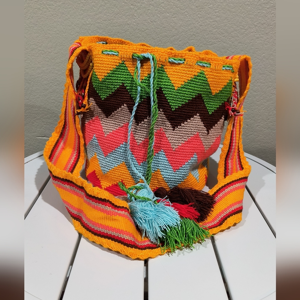Bolsa a crochet hecho a mano